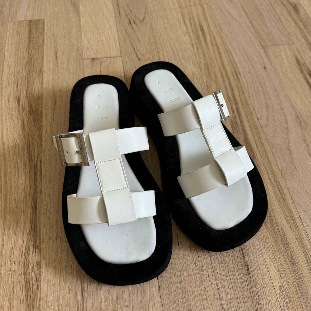 Sincerely, Tommy BYM Black and White Sandal Slides - 7